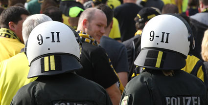 BVB-Fans wollen der Polizei „helfend zur Seite stehen“